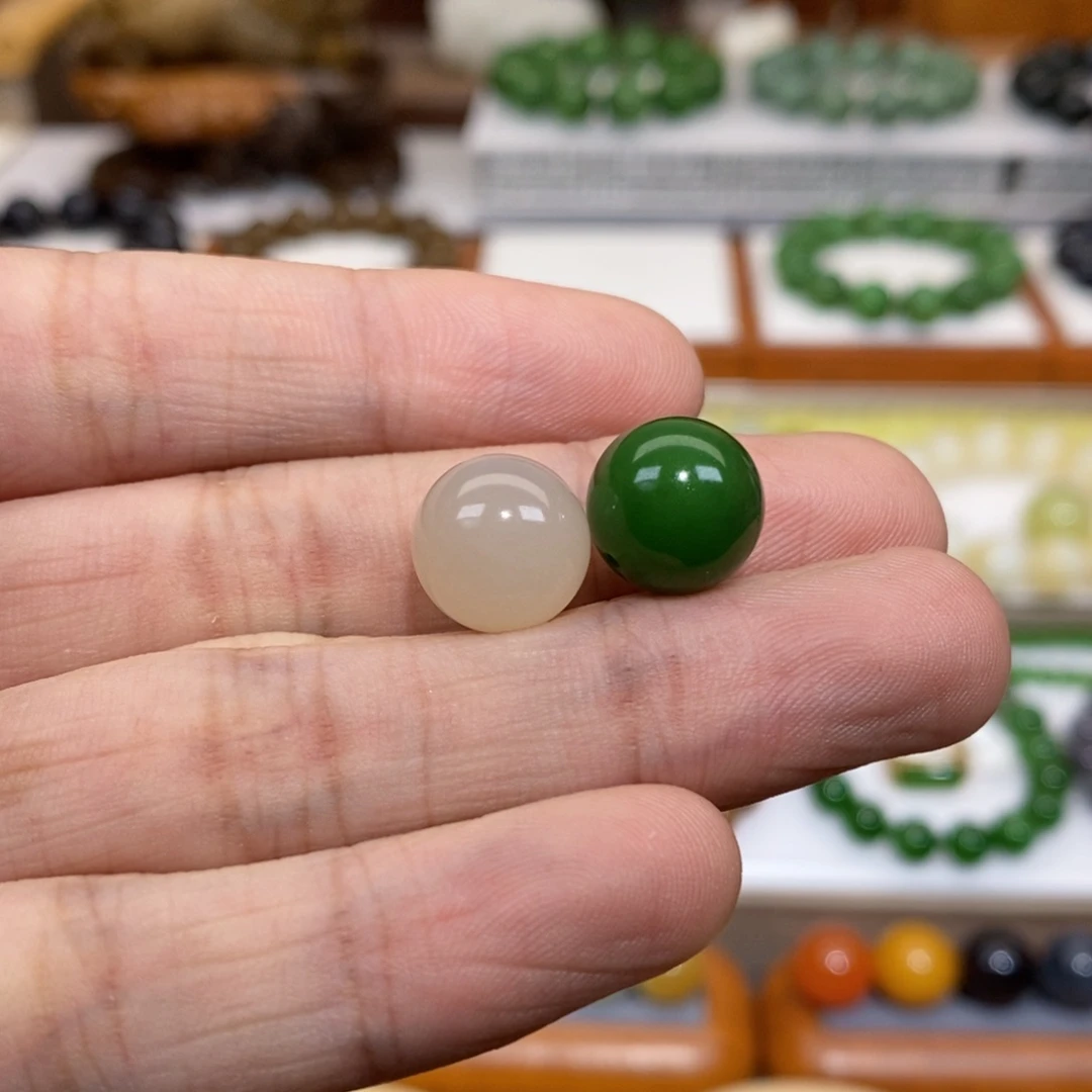 和田玉珠子未镶嵌?****