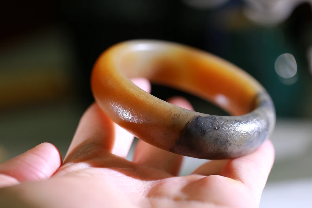 和田玉老光且末料三色手镯