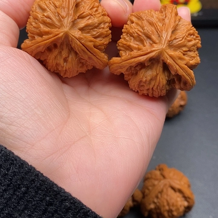 快***大文玩核桃把件白奔