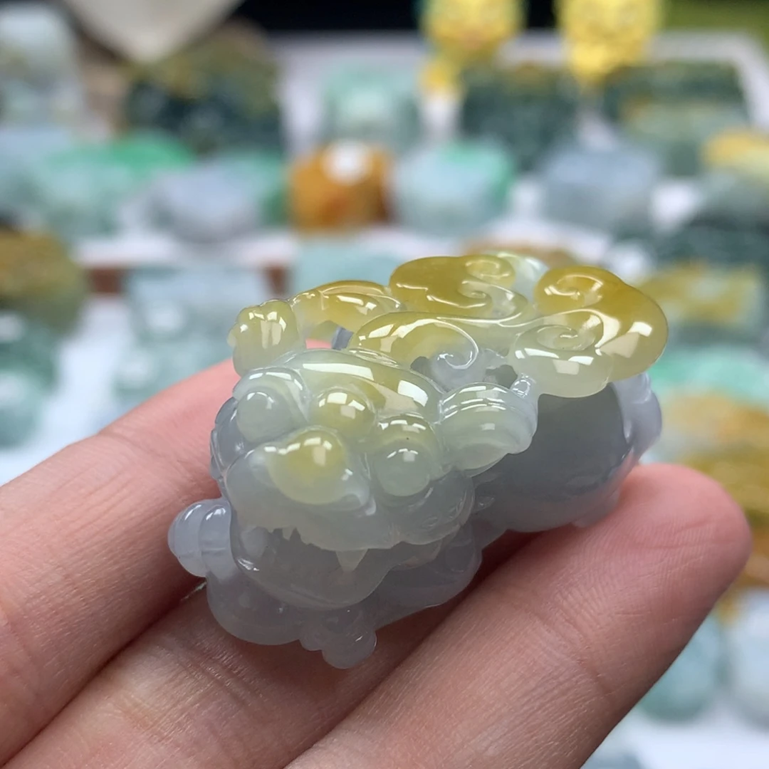 翡翠未镶嵌颈饰貔貅36