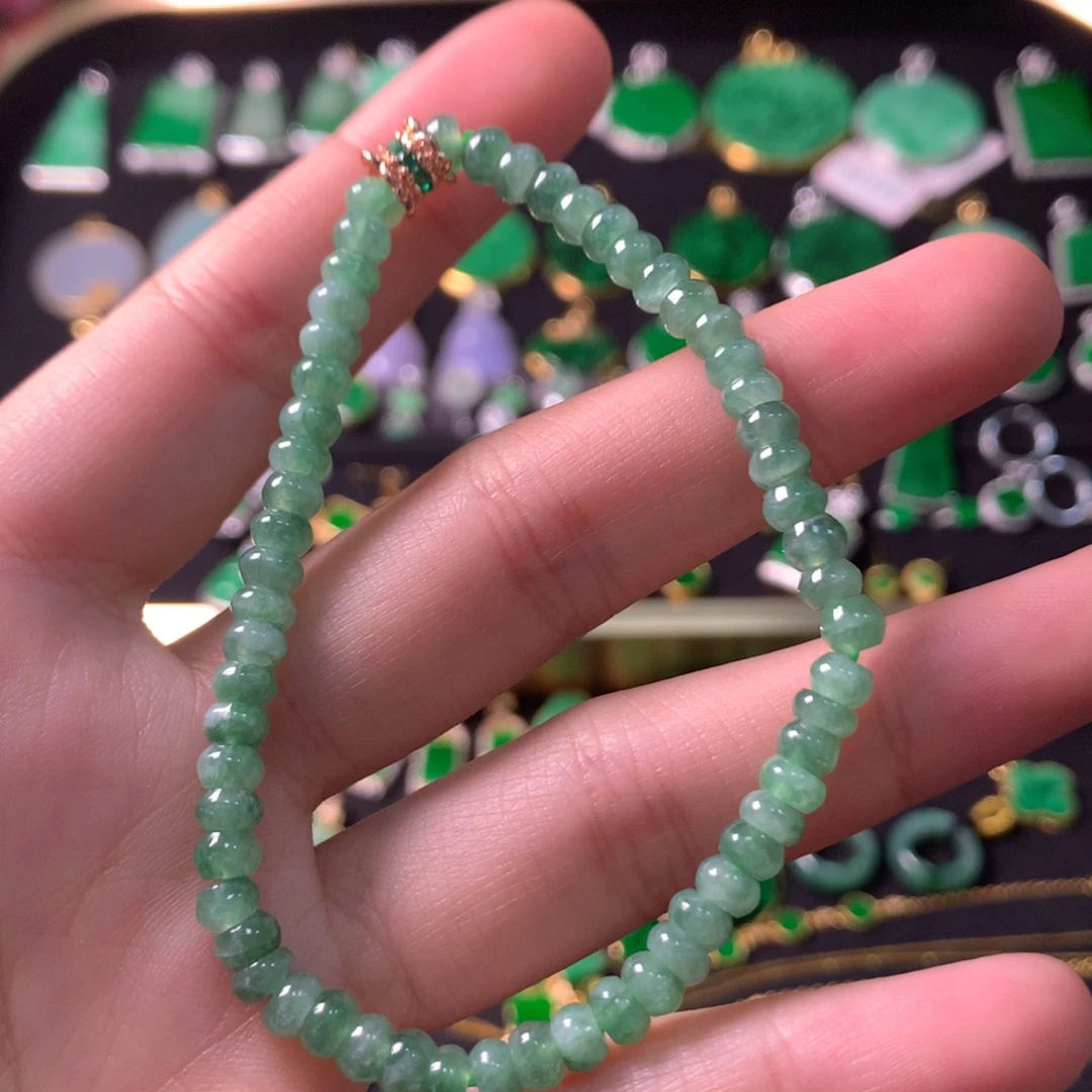 翡翠未镶嵌手串有纹裂