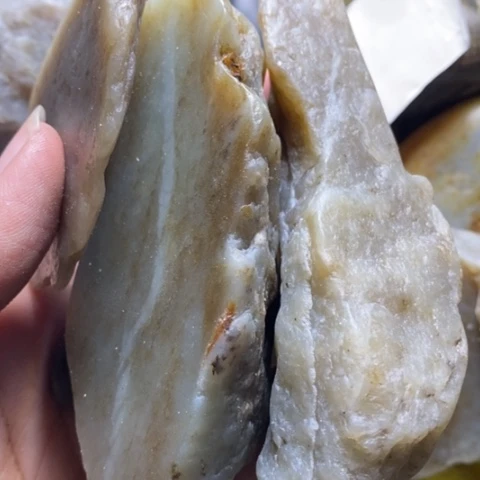 未镶嵌和田玉（糖玉）挂件