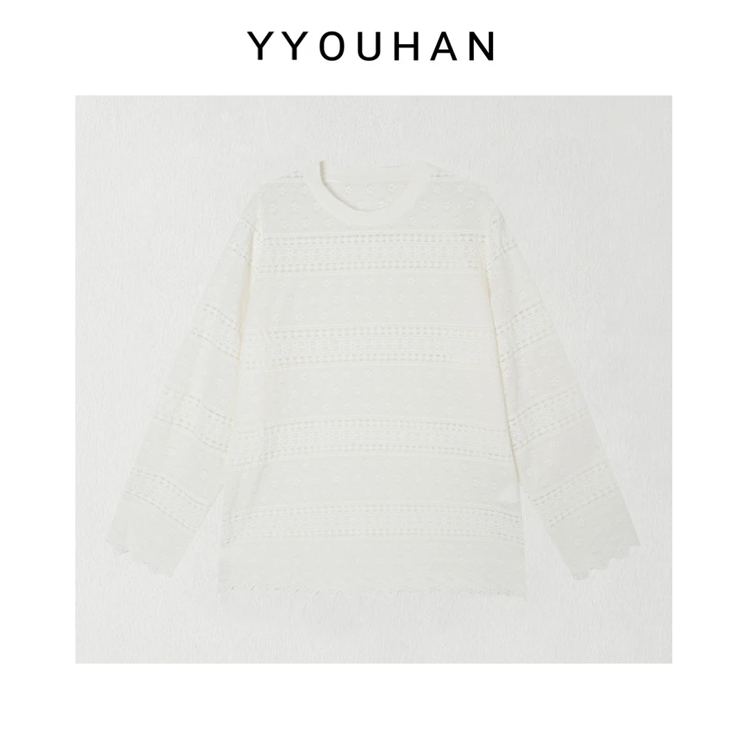 月月 小众设计极简风圆领镂空雕花长袖打底上衣 2512C9408