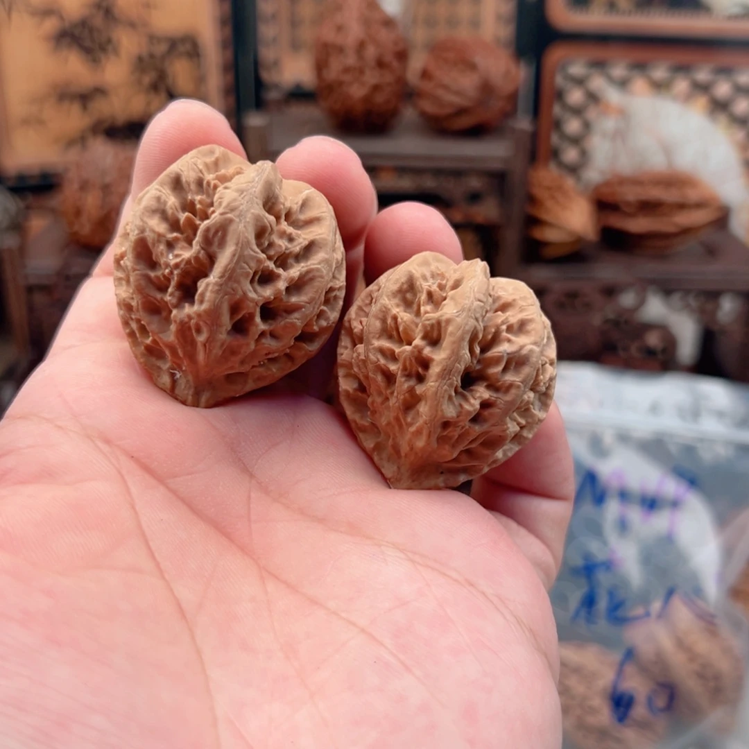 文玩核桃吊坠mvp蛟河花灯笼