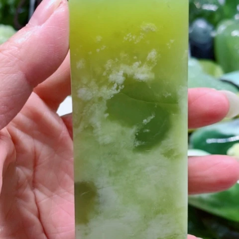 蛇纹石玉未镶嵌手把件