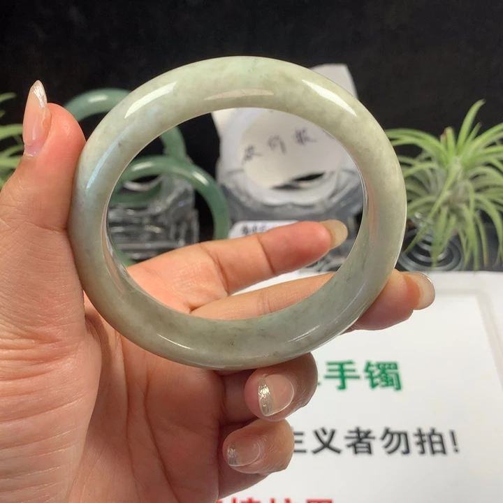 翡翠未镶嵌手镯57