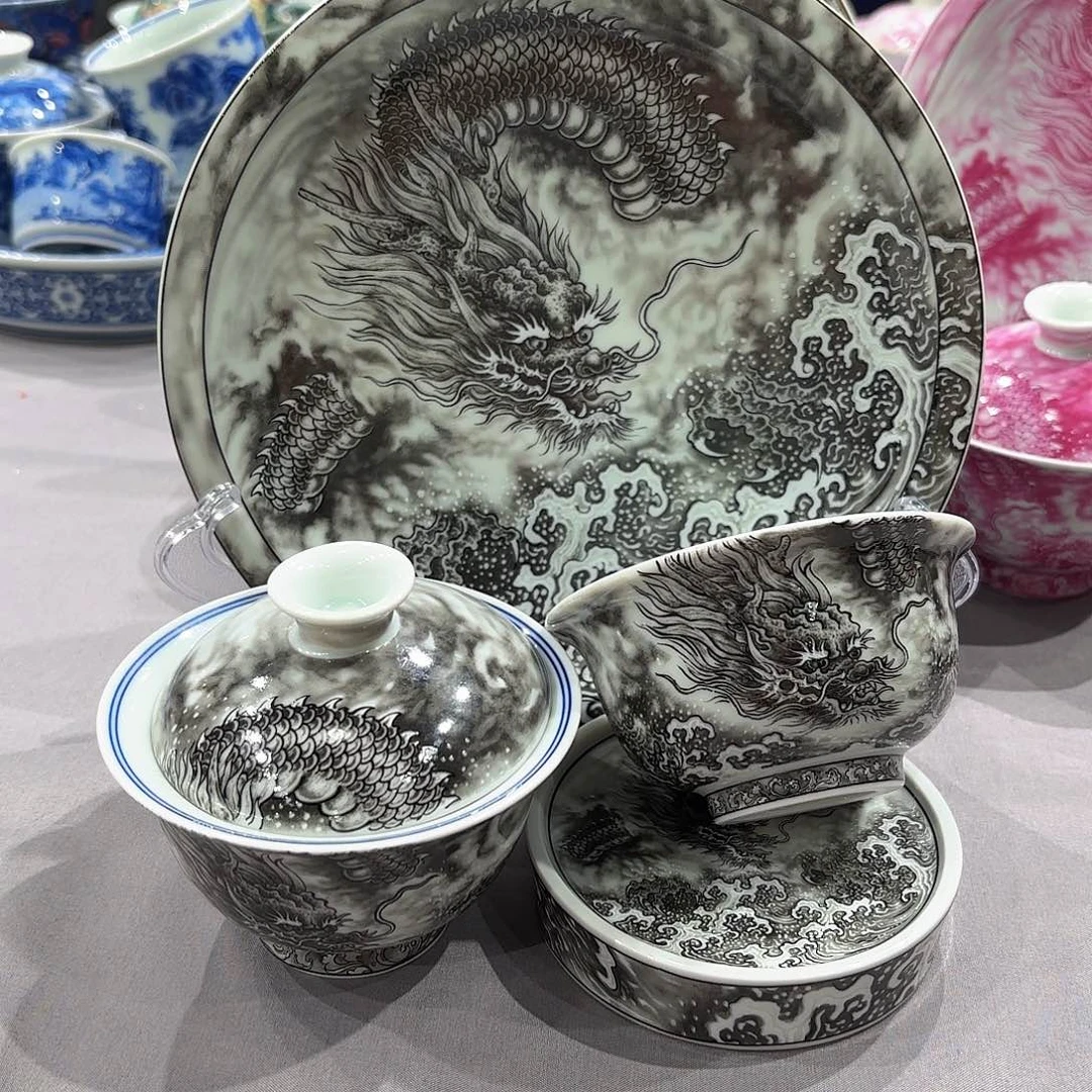 瓷片景德镇瓷器精品陈列