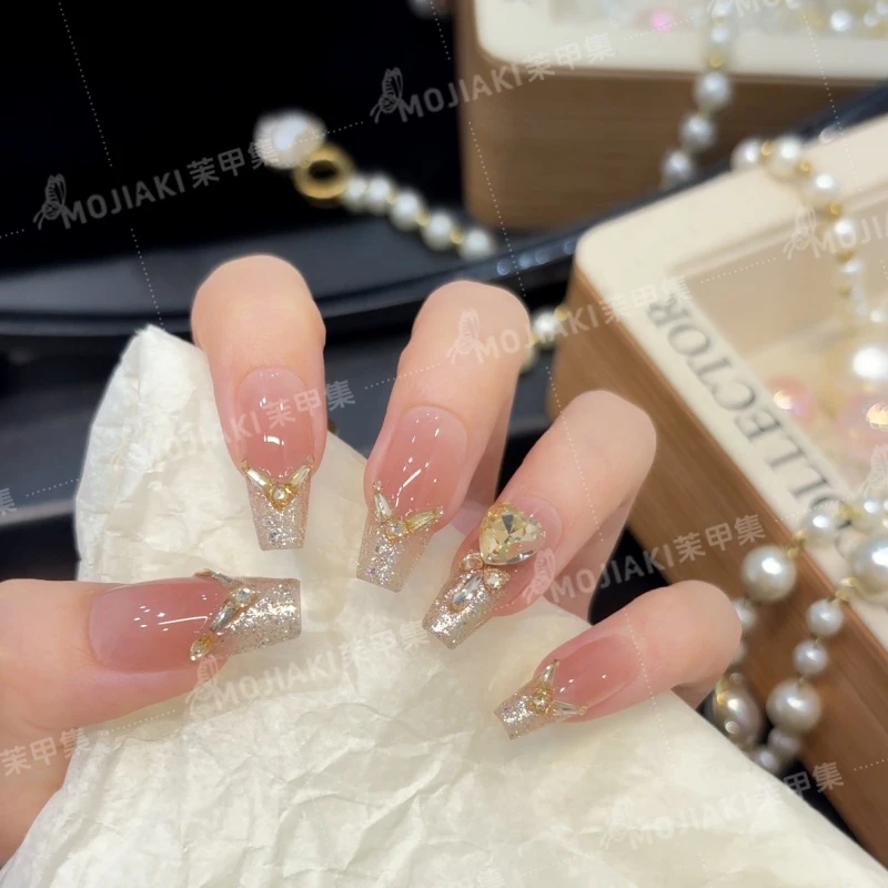 【魔法棒】法式日常显白轻奢设计穿戴甲立体镶钻甲片