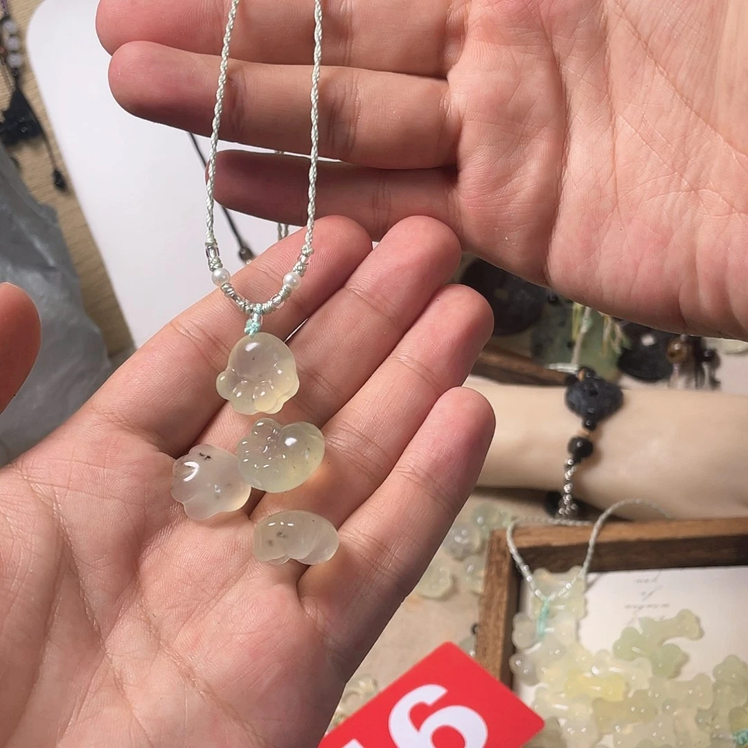 蛇纹石玉合金颈饰