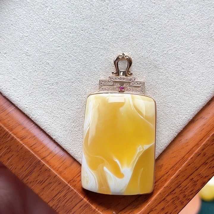 琥珀裸石未镶嵌蜜蜡