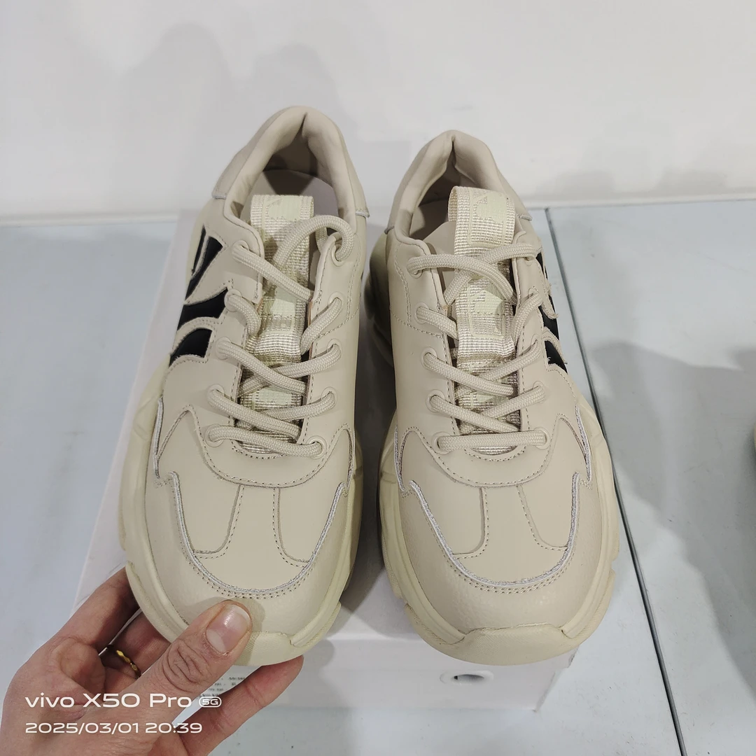 《鞋爱》2356女士时尚百搭款老爹鞋