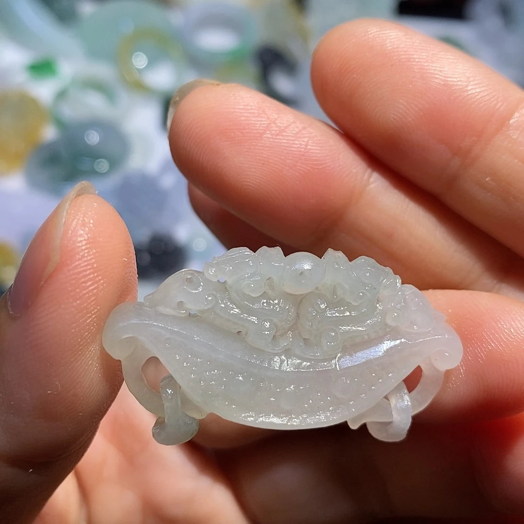 定制翡翠未镶嵌锁