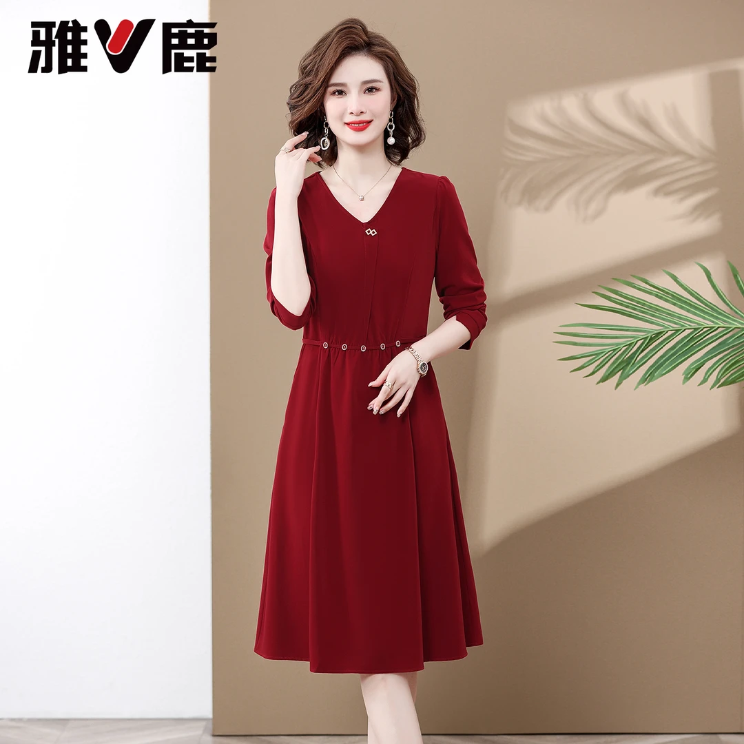 雅鹿纯色连衣裙女中老年春秋新款休闲气质减龄V领收腰妈妈长裙子