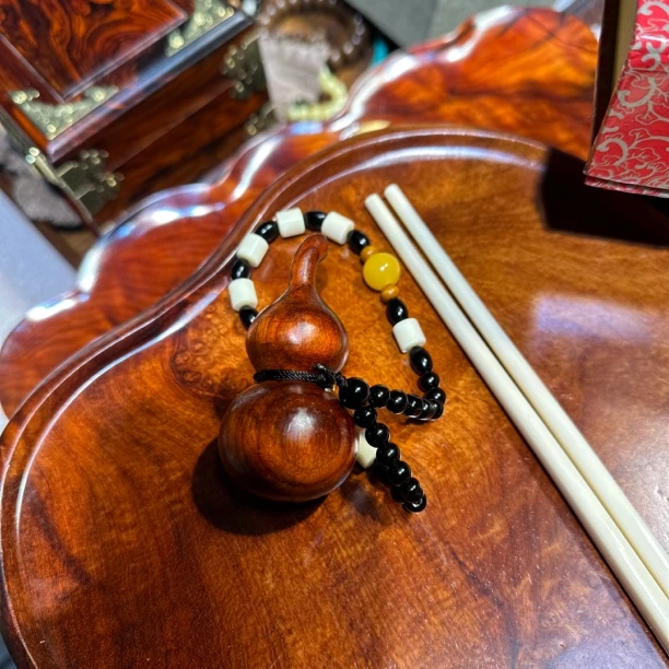 紫檀木雕刻小葫芦