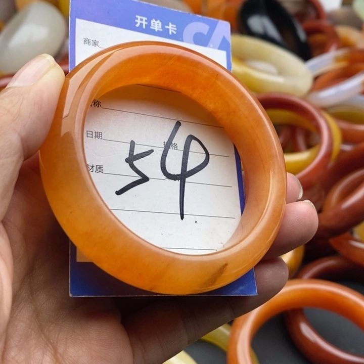 未镶嵌手镯石英质玉