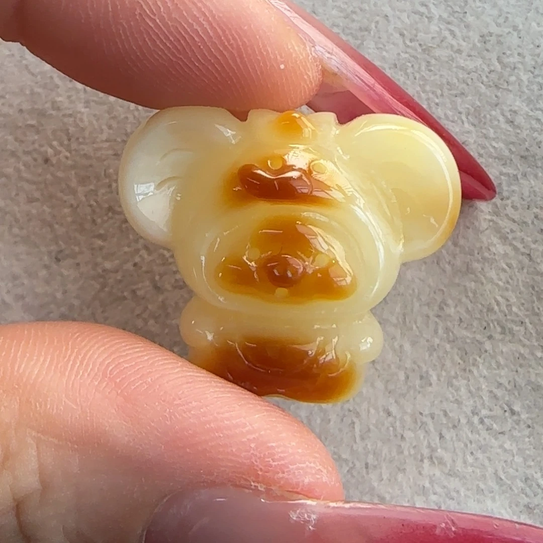 琥珀未镶嵌珠宝奇石小**师