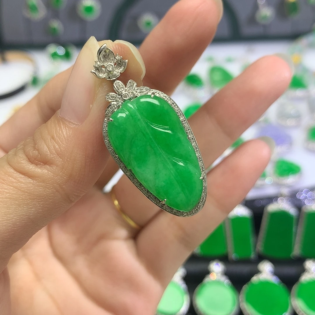 吊坠(不含链)18K金镶嵌翡翠
