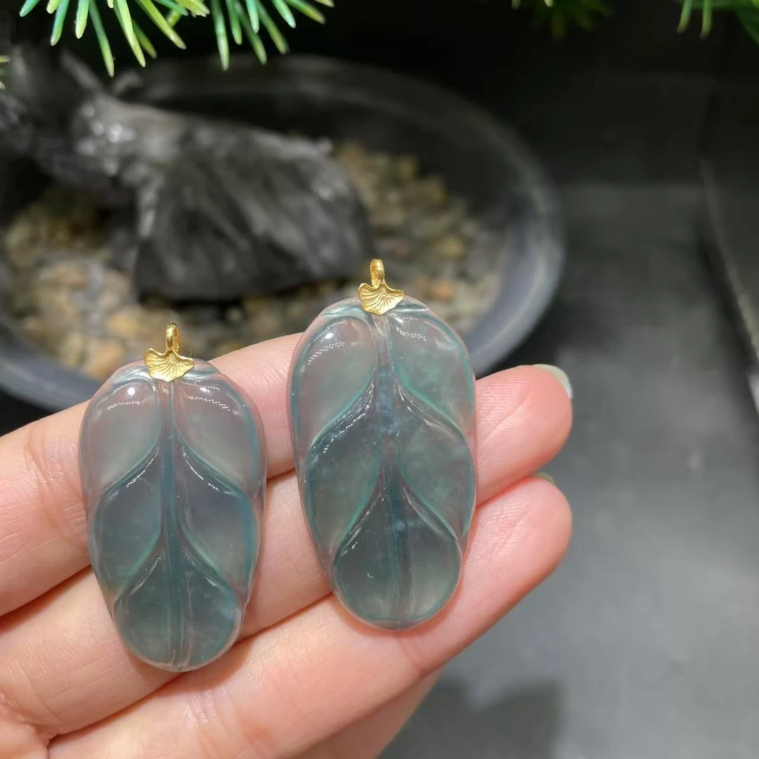 【玉经纶】31443/Q30-天然A货翡翠叶子吊坠-多样性发其一