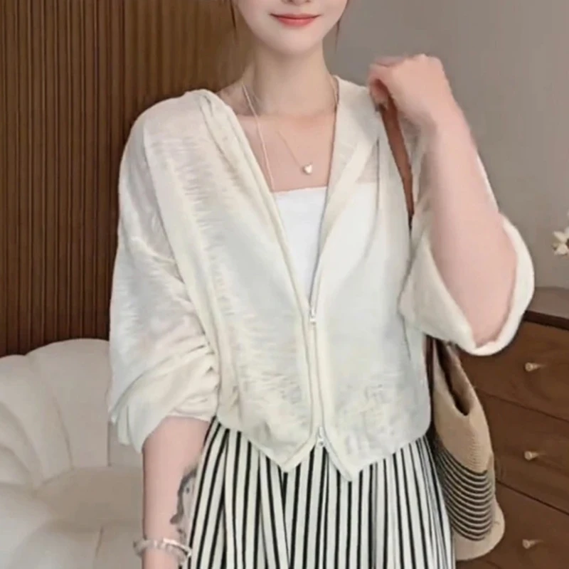韩系慵懒薄款防晒上衣女2025夏季新款运动短款连帽拉链开衫防晒服