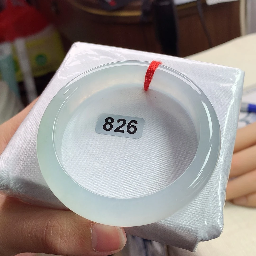 翡翠手镯未镶嵌55圈