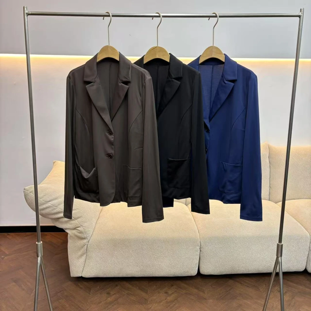 CSY2143 薄款单排扣双口袋三色西服