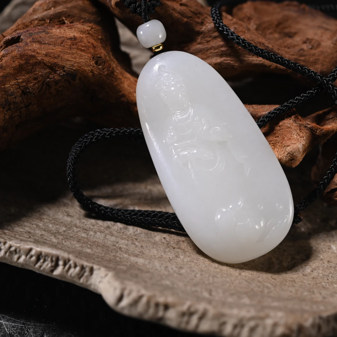 LOT8873和田玉观音挂件/保利