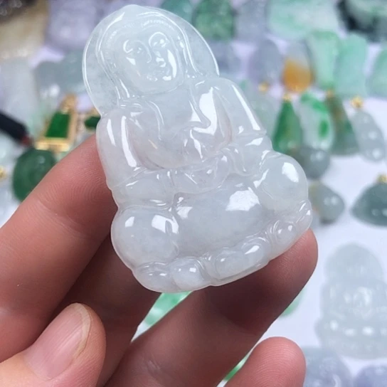 A***༻翡翠未镶嵌颈饰观音