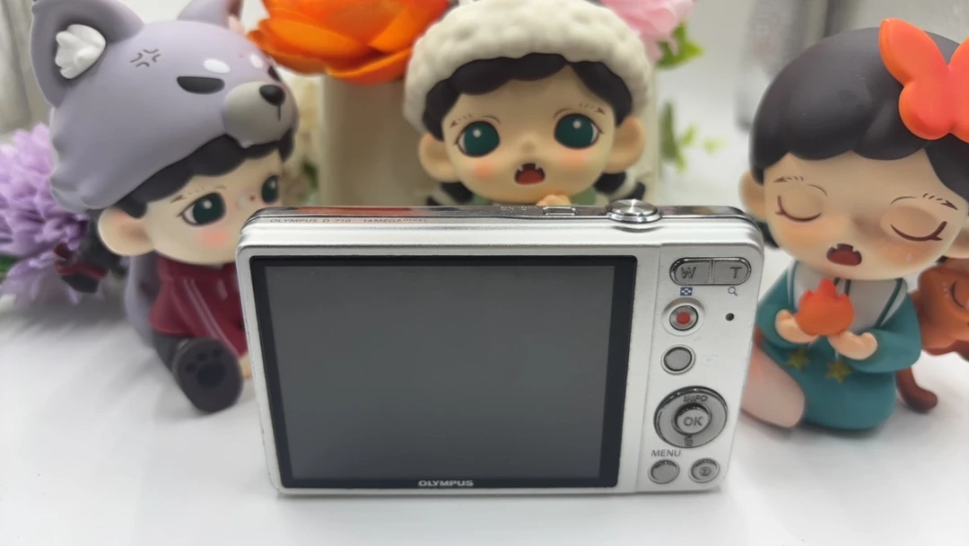 9新 Olympus/奥林巴斯 D710相机710万像素3倍光变2.5寸屏轻便入门