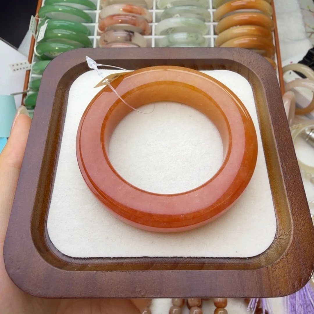 石英质玉（佘太翠）未镶嵌手镯