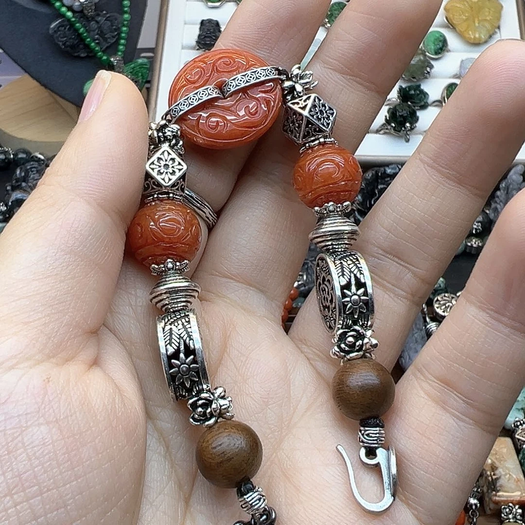 翡翠戒指未镶嵌中****丽