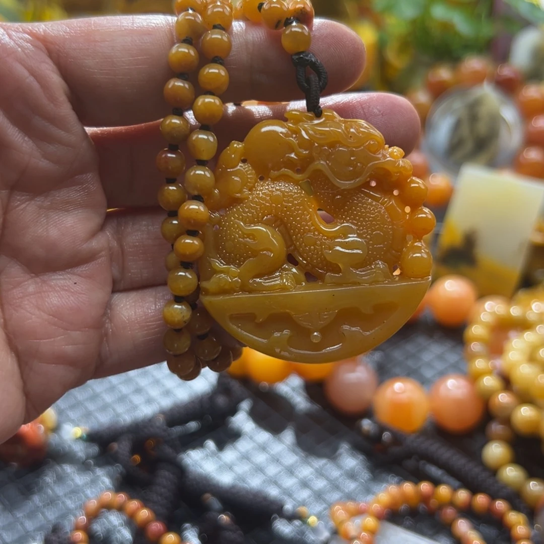 吉***意石英质玉未镶嵌颈饰