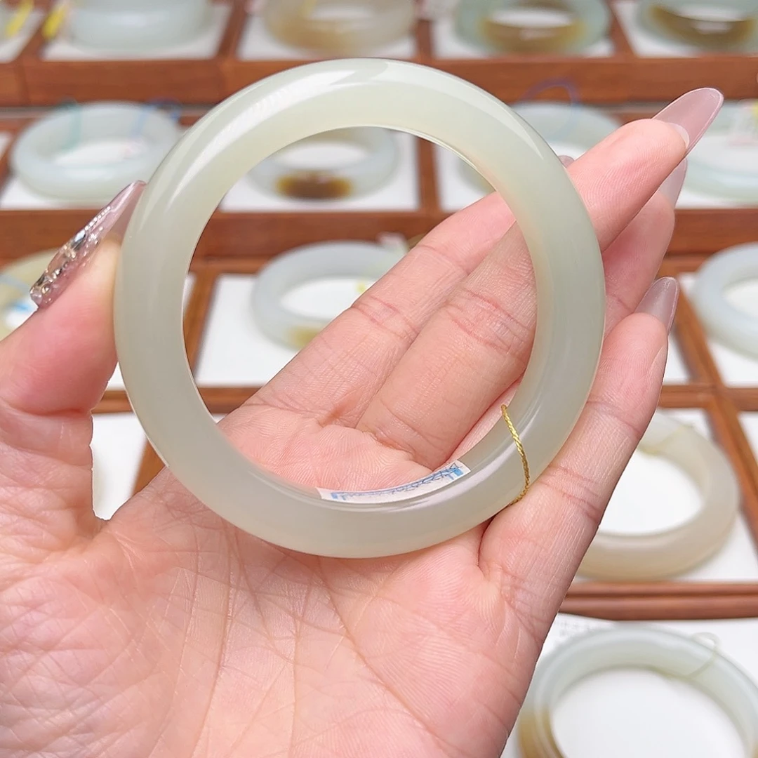 和田玉手镯未镶嵌56