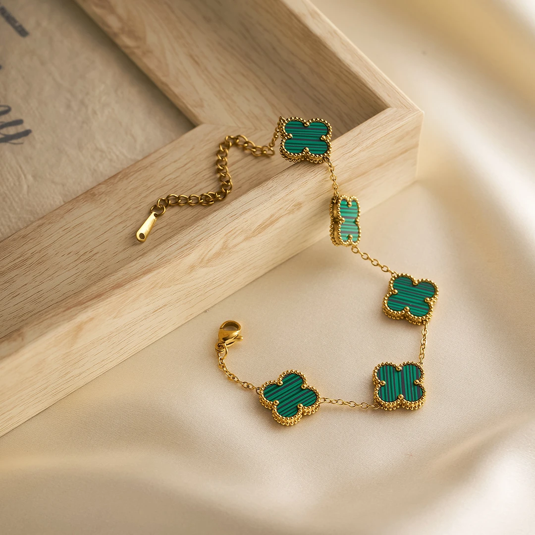 钛钢手链 不掉色网红百搭四叶草饰品轻奢款精美简约小众精美手链