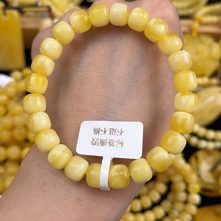 琥珀未镶嵌颈饰琥珀
