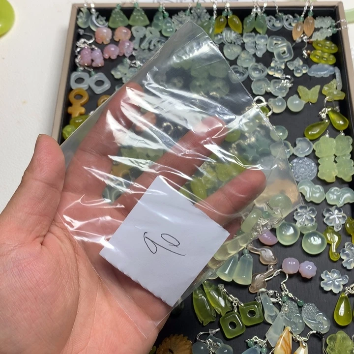 素***葭蛇纹石玉合金耳钉