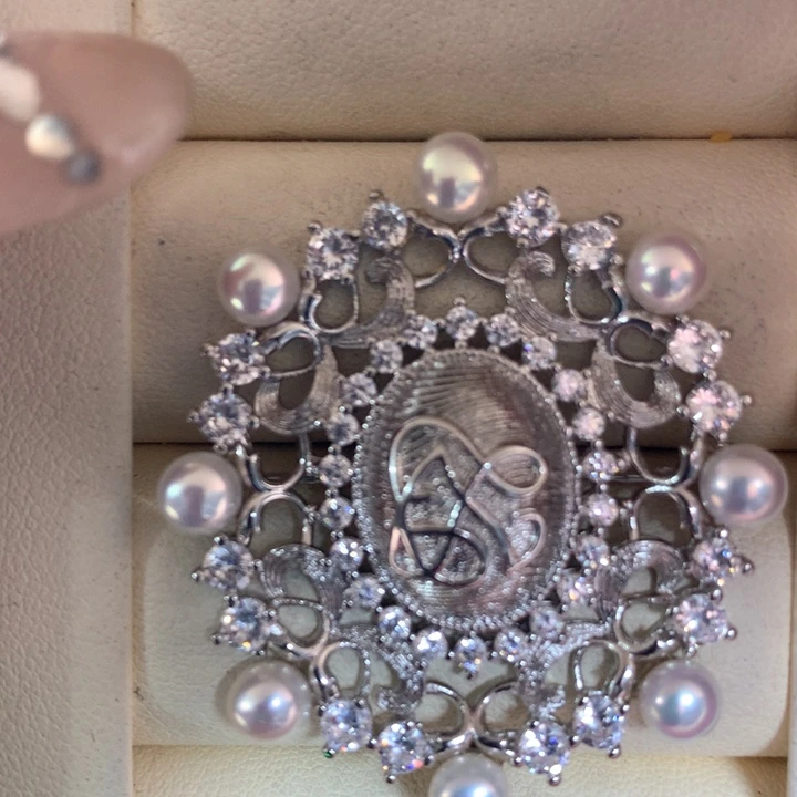 未镶嵌胸饰淡水珍珠