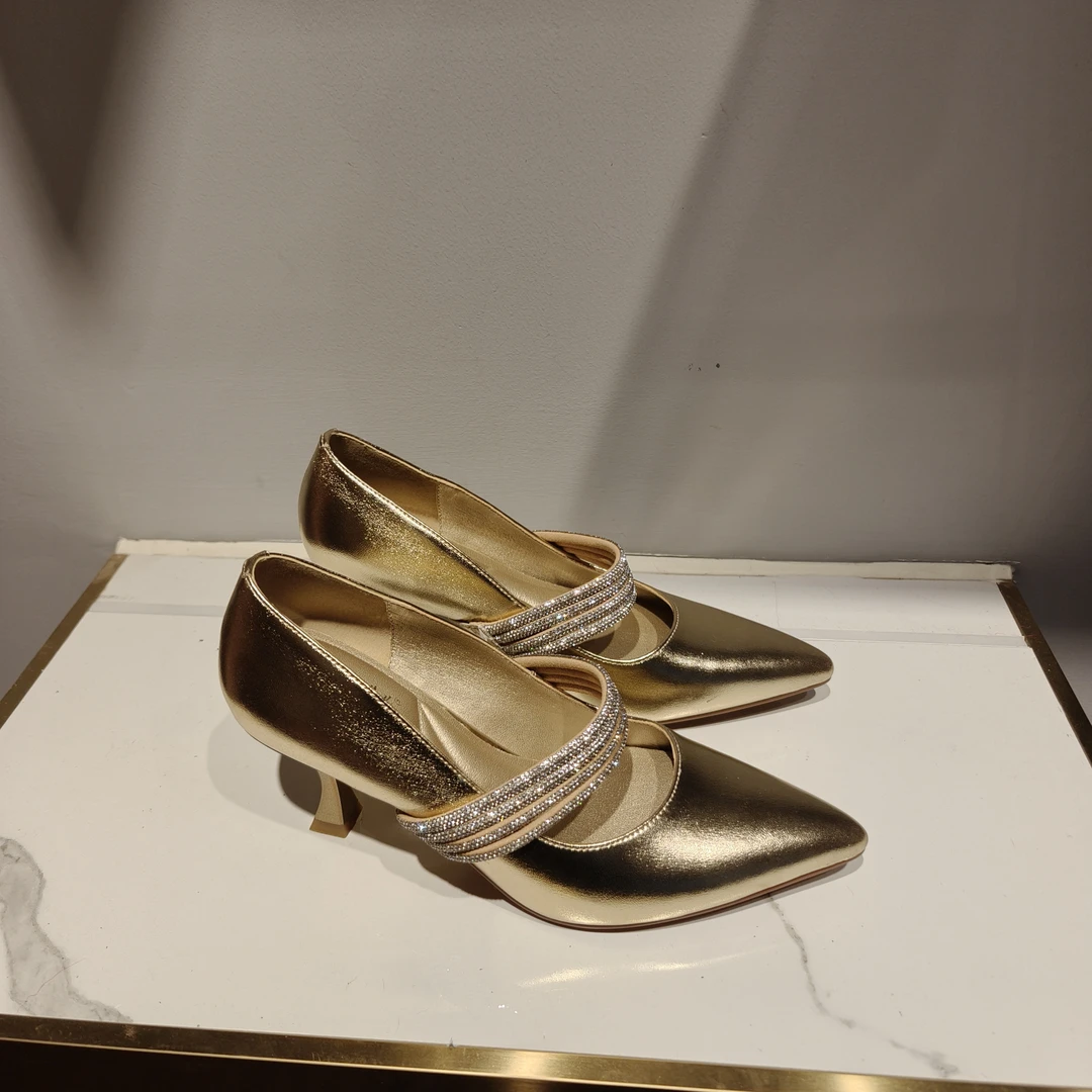 韩版尖头细跟中跟羊皮单鞋高跟婚鞋气质百搭