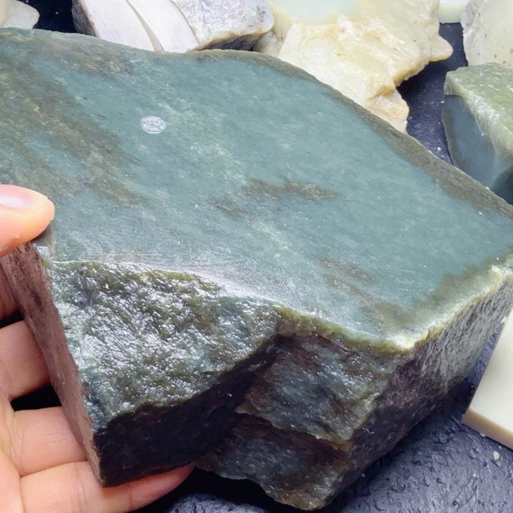 和田玉（糖玉）未镶嵌珠宝奇石