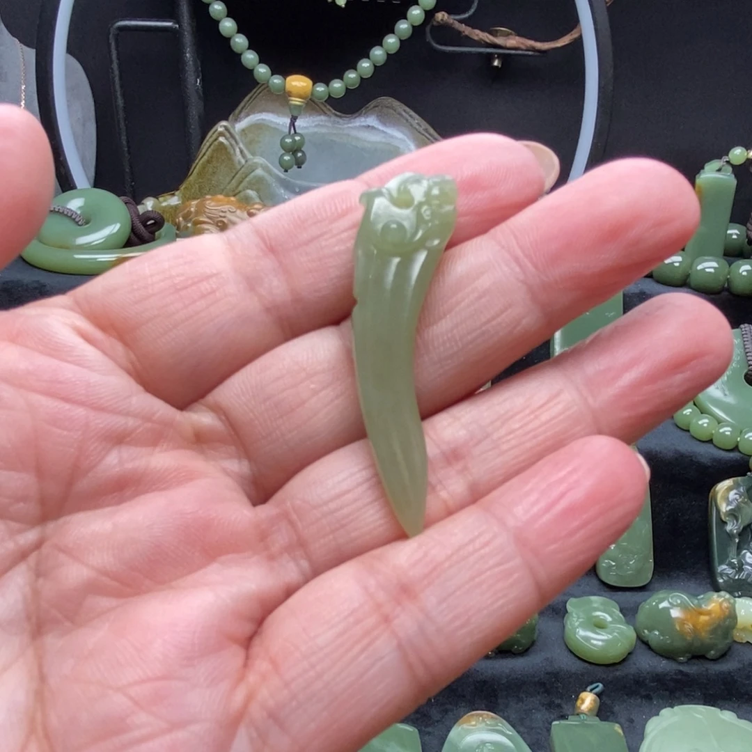 岫岩老玉（透闪石质玉）未镶嵌挂件