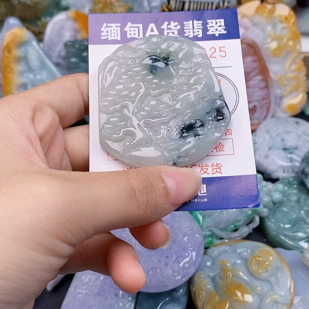 吊坠(不含链)未镶嵌翡翠