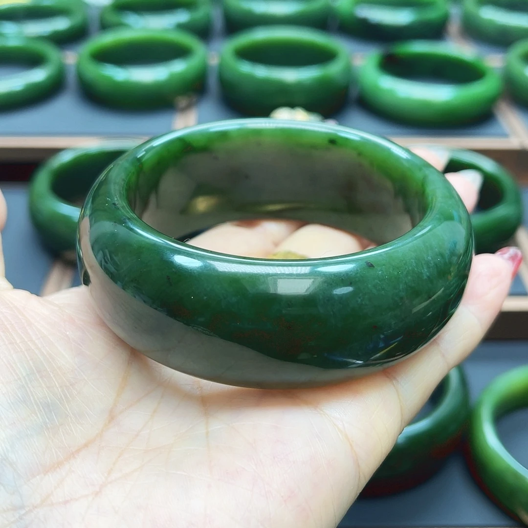 和田玉（碧玉）未镶嵌手镯