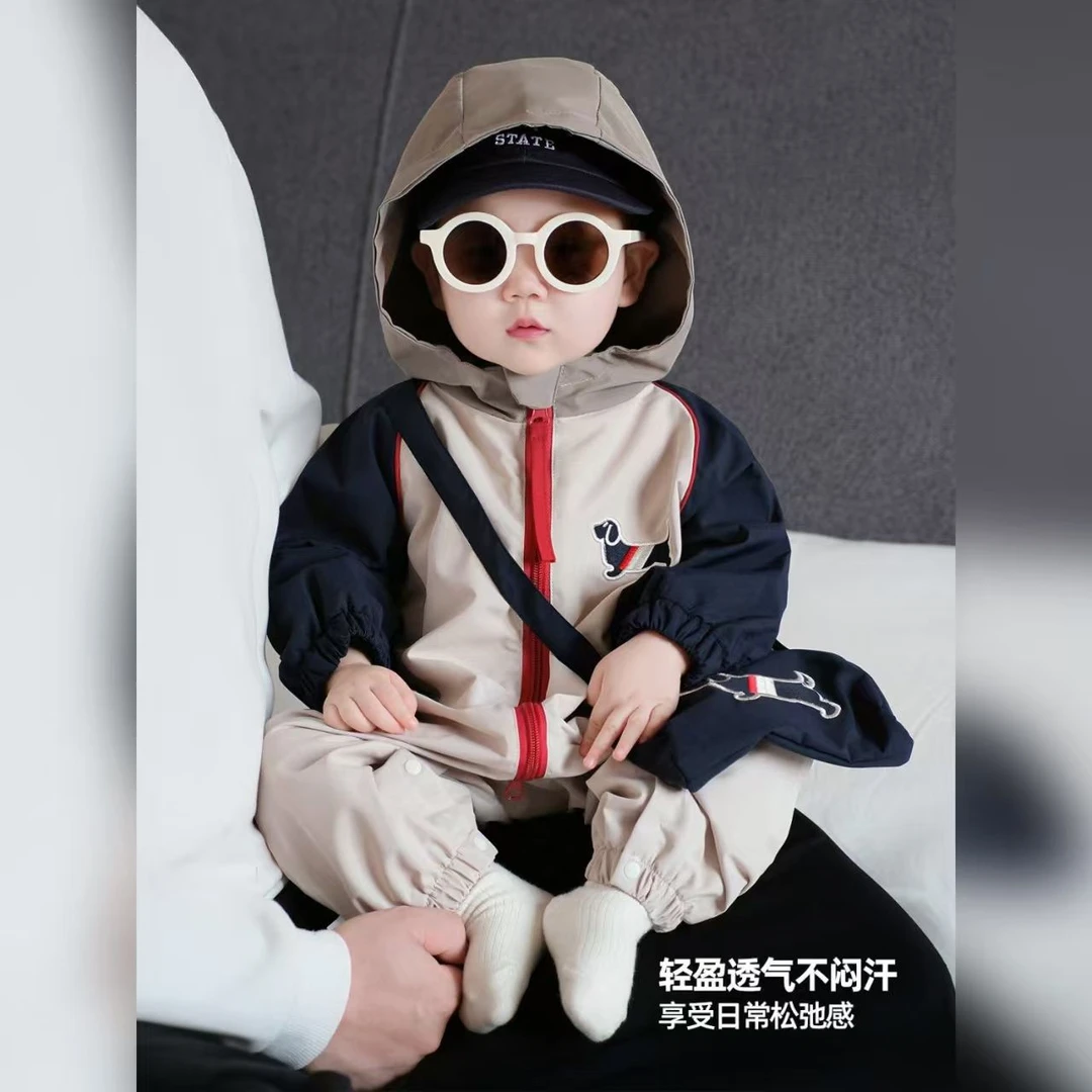 婴幼儿男童运动哈衣春秋季爬服连体衣外出服卡通风极简风送包包