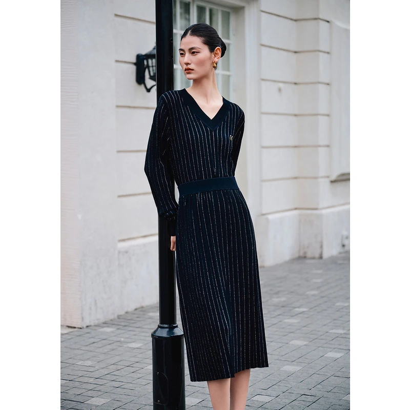 YINER音儿专选2025春季新款毛针织衫8C65106146