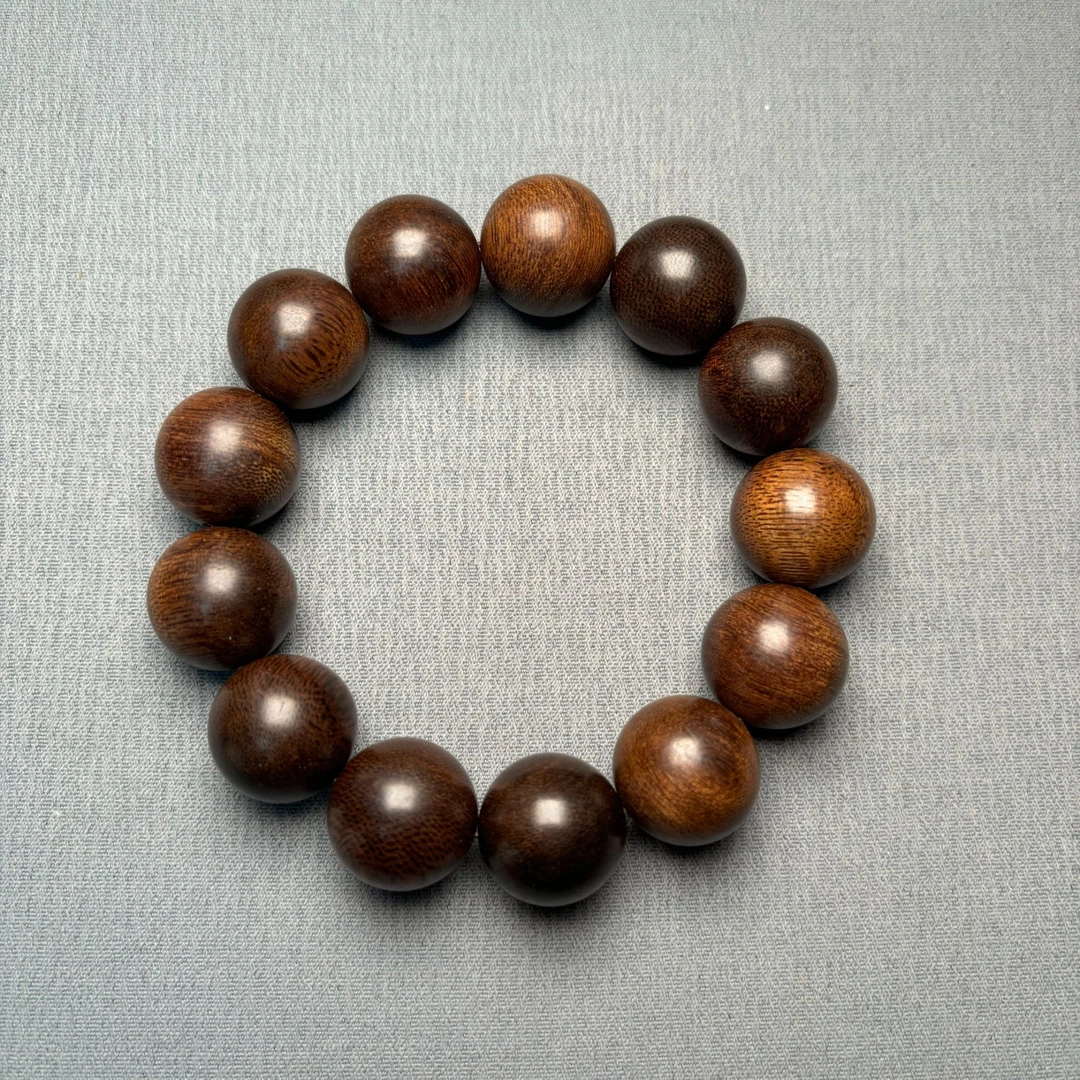 Y052 沉香圆珠手串尺寸约18mm 多样性发一件