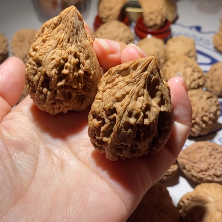 把件文玩核桃大沽石