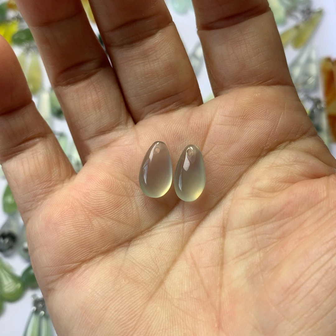 蓝***耶未镶嵌蛇纹石玉耳环