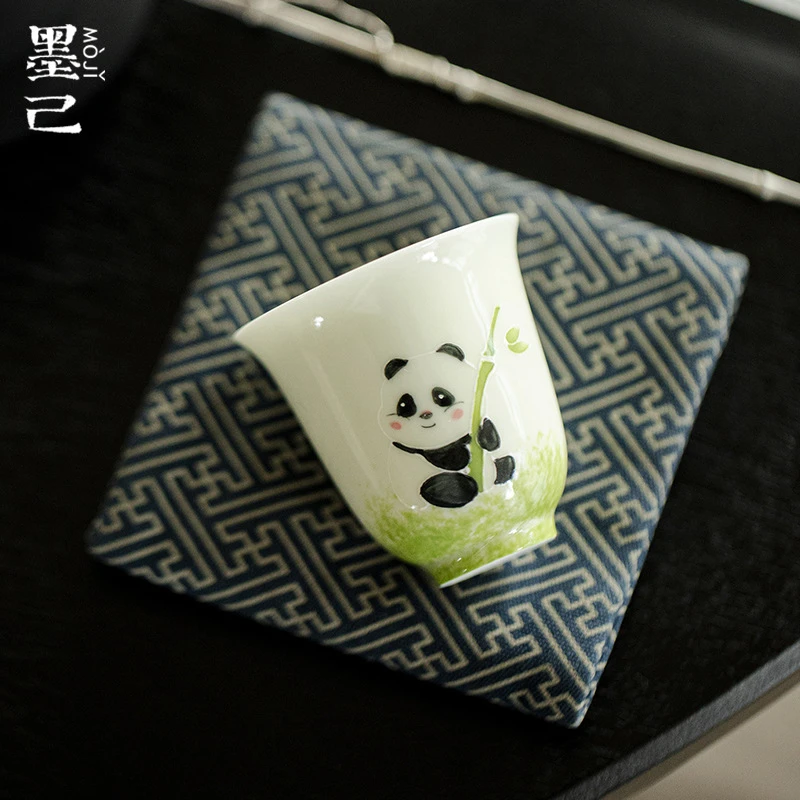 墨己手绘熊猫有田烧陶瓷品茗杯功夫茶具家用聚香杯喝茶单杯小茶杯