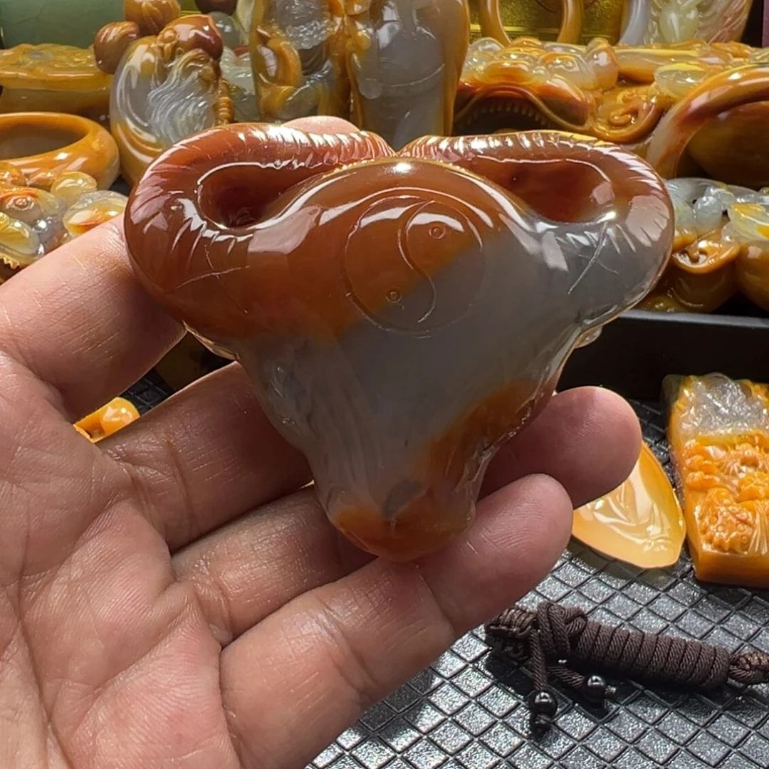 石英质玉未镶嵌颈饰