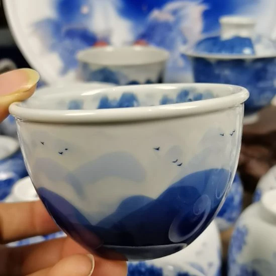 景德镇陶瓷青花山水缸杯