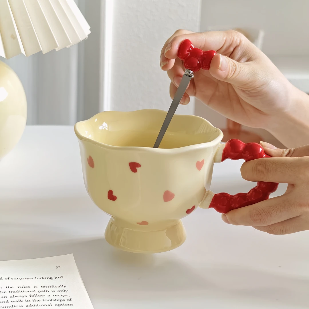 可爱卡通桃心马克杯带勺高颜值陶瓷杯女家用杯子生日礼物咖啡杯